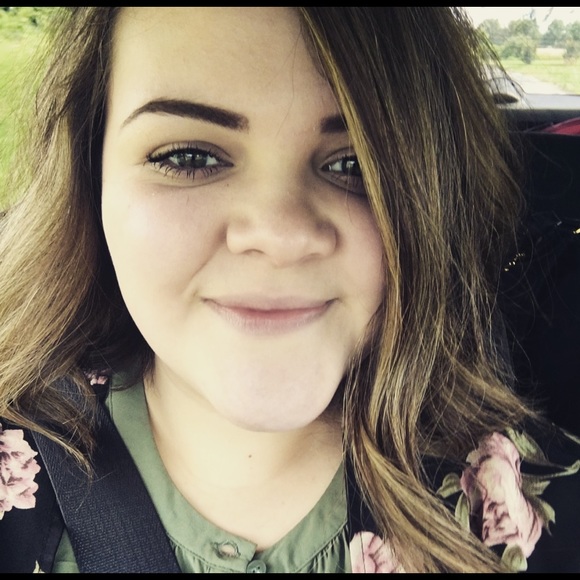 Meet your Posher, Christine - Picture 1 of 1